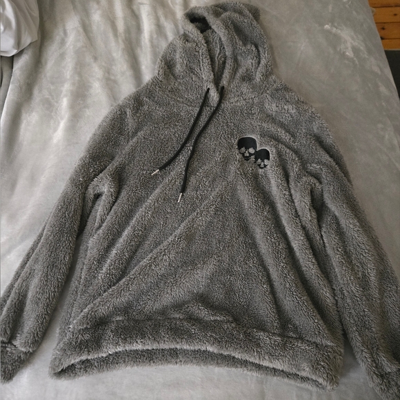 Hoodie and shorts set - Picture 2 of 3